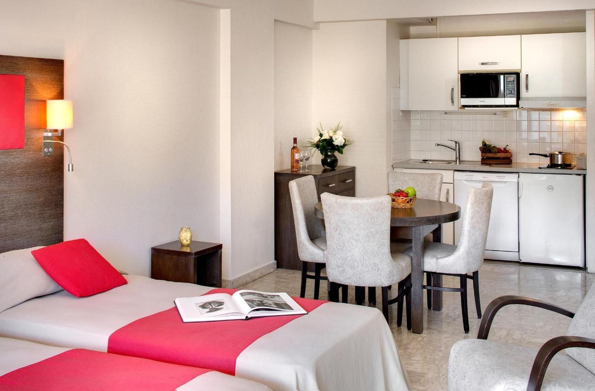 The Originals Boutique, Hotel Les Strelitzias Juan-les-Pins Buitenkant foto